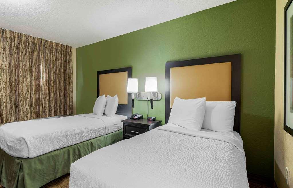 Extended America Select - - Airport Chattanooga